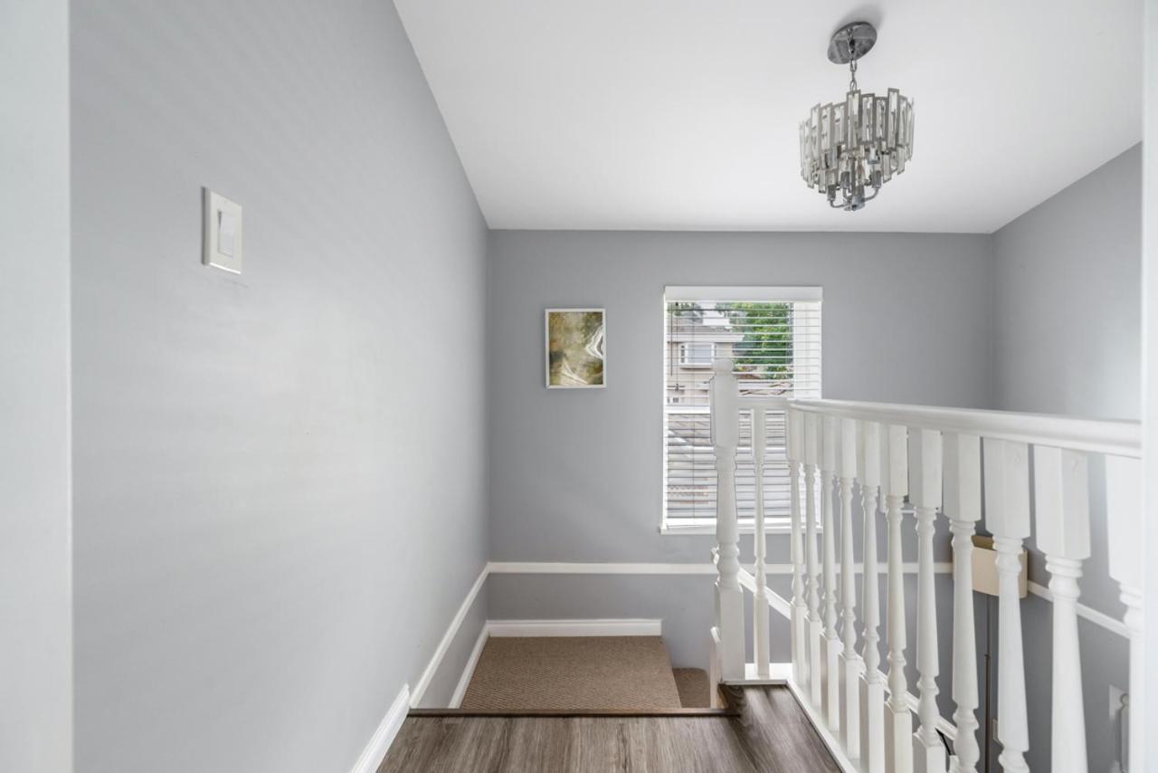 Stylish Dual Bedroom Suite In Van West Vancouver Esterno foto