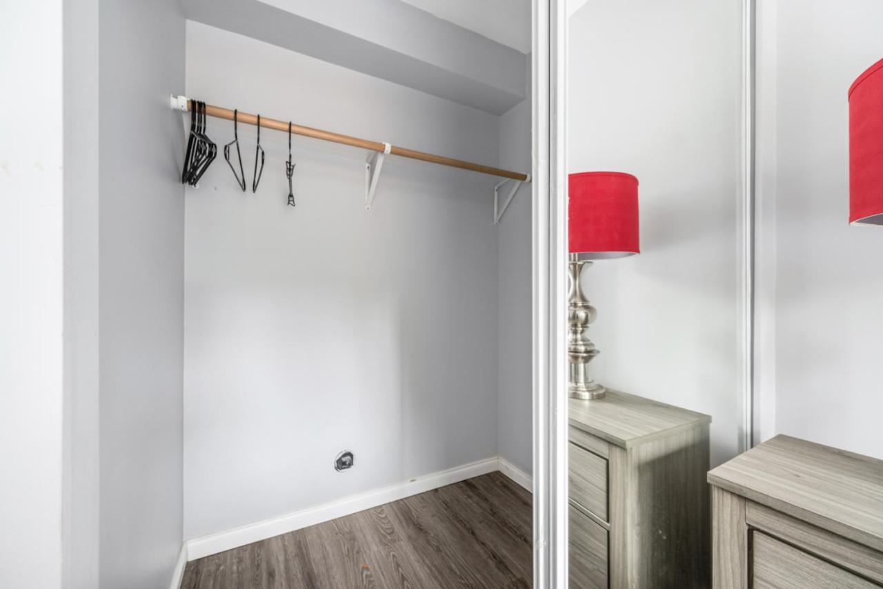 Stylish Dual Bedroom Suite In Van West Vancouver Esterno foto
