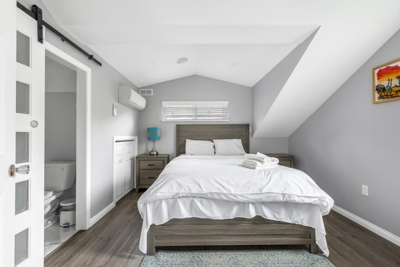 Stylish Dual Bedroom Suite In Van West Vancouver Esterno foto